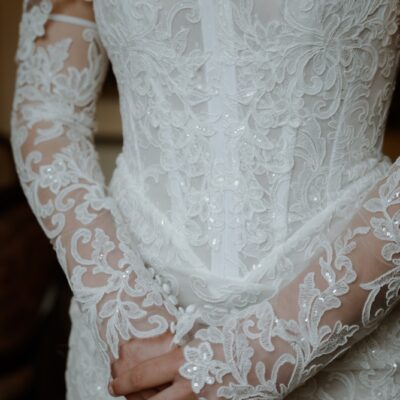 vestido de novia blonda brillantes