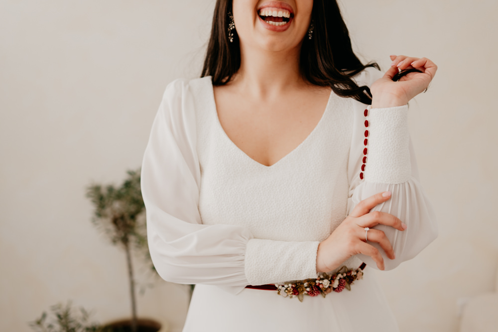 vestit de núvia color burdeos